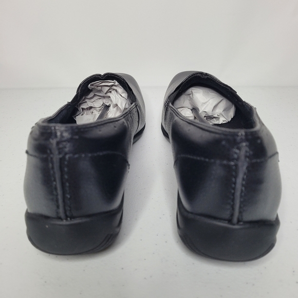 NIB Easy Street Purpose Black Leather Slip On Shoes - Picture 3 of 8